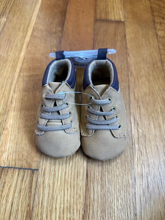 Boots nwt, size 3-6m
