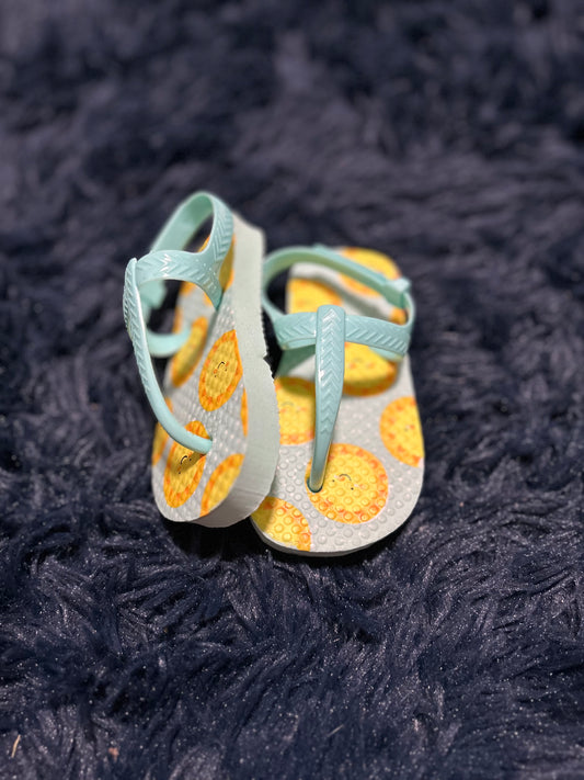 Flip flops, size 5-6