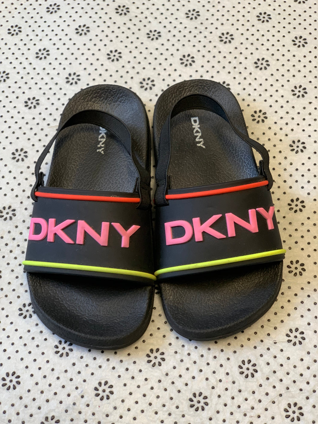 Slides, size 9