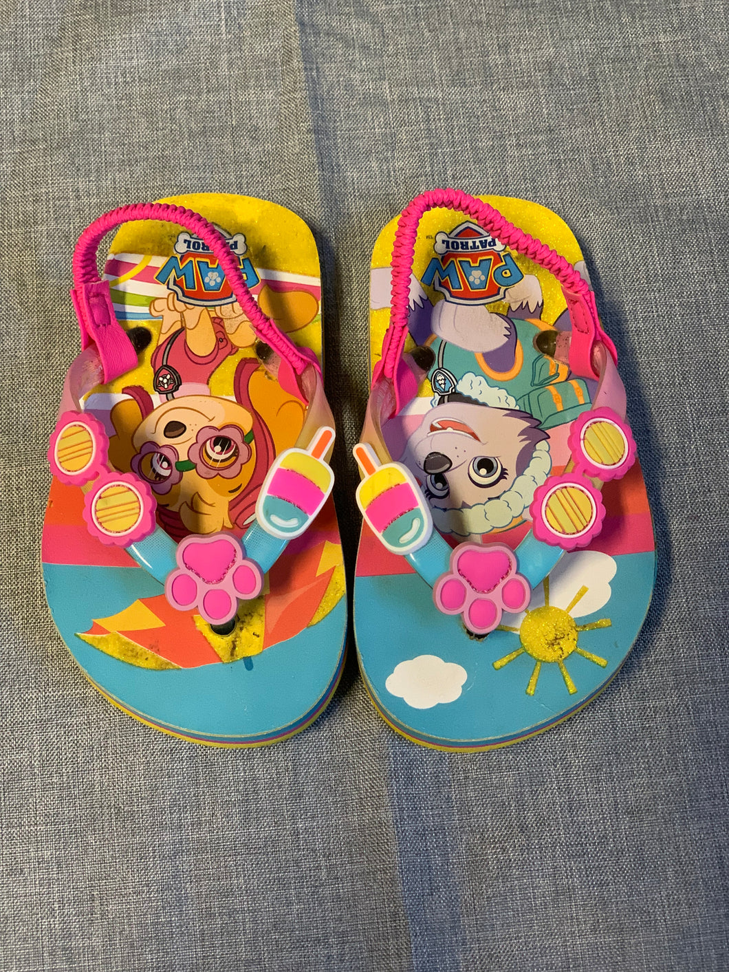 Flip flops, size 4-5