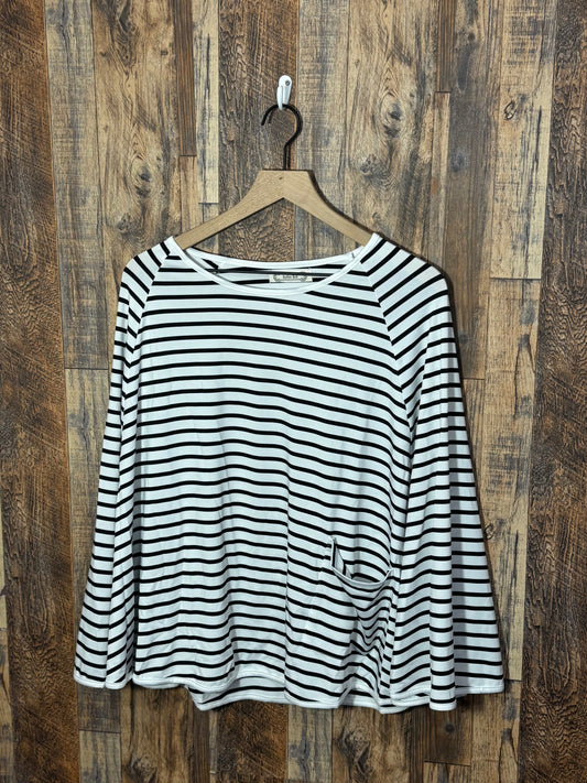 Nursing/car seat cover w/ carrying bag