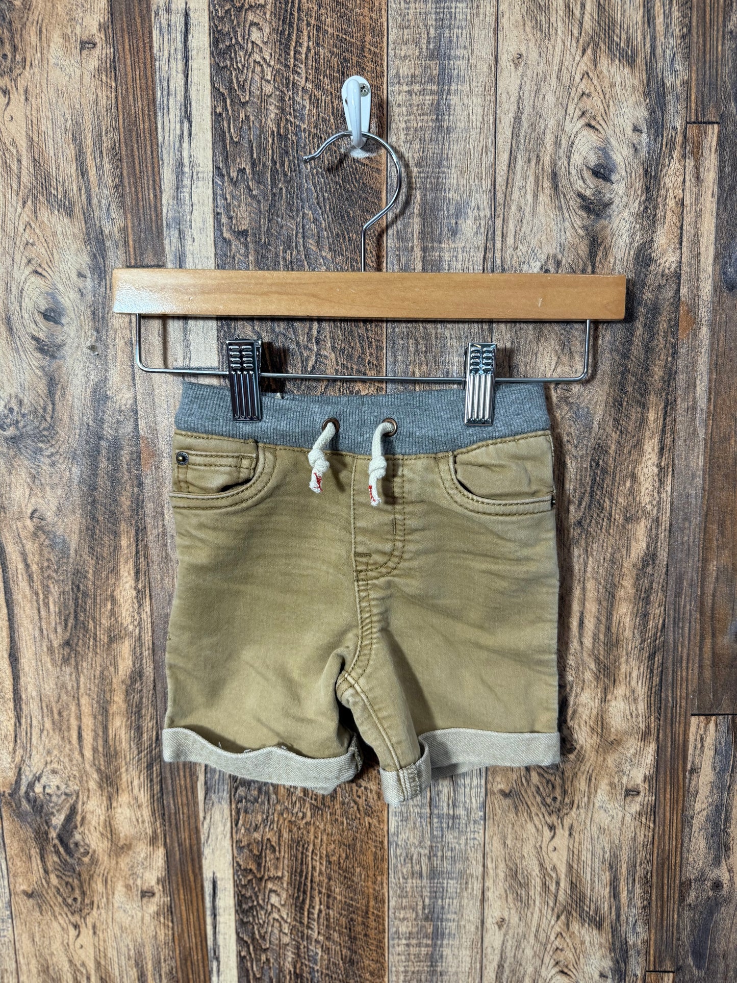 Shorts, size 18m