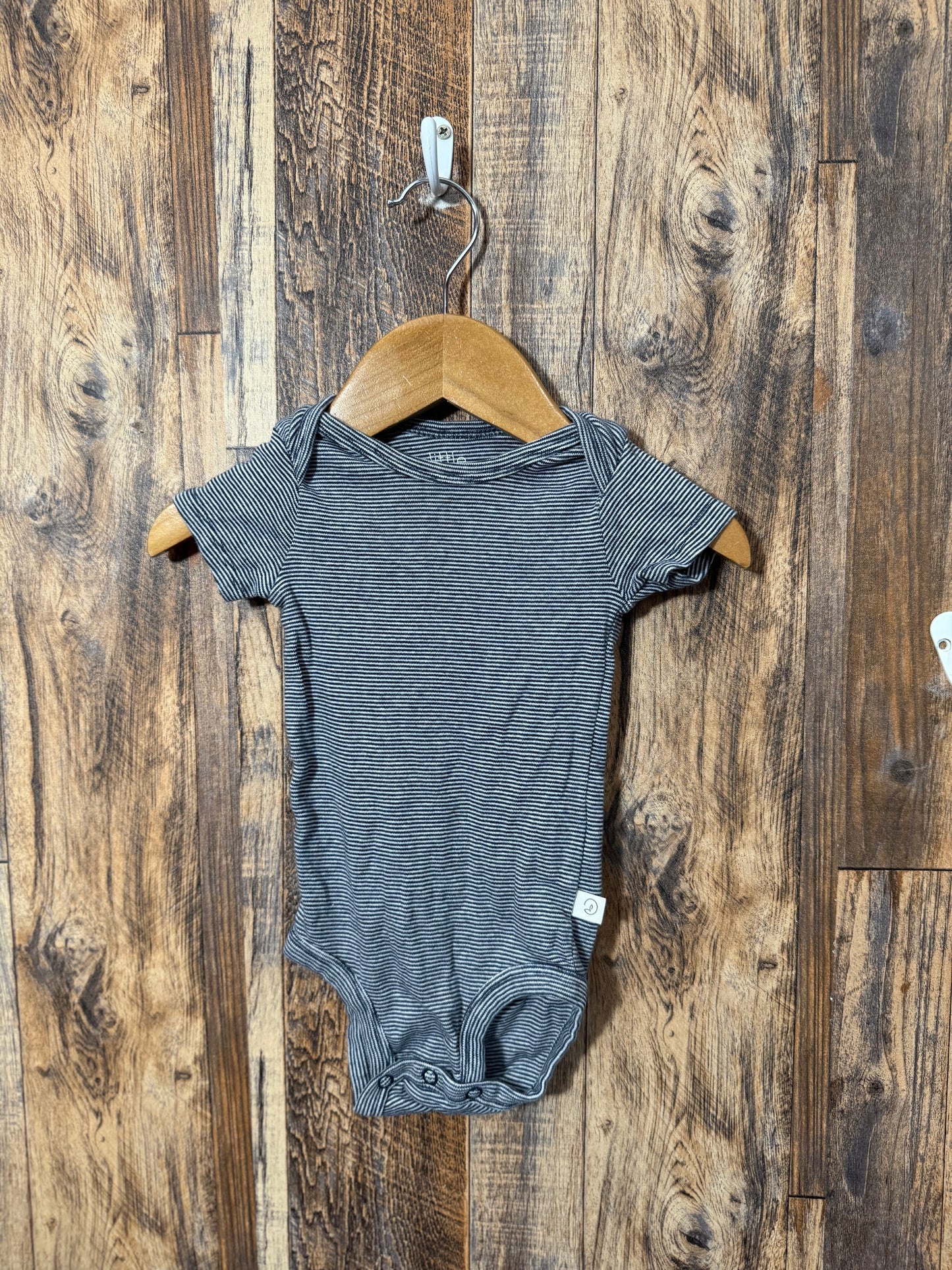 Organic cotton onesie, size 6m
