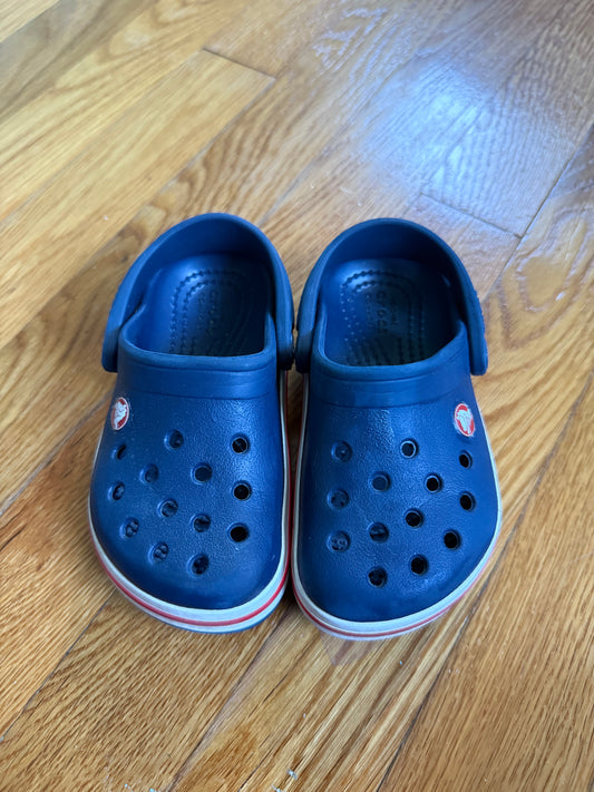 Crocs, size 7