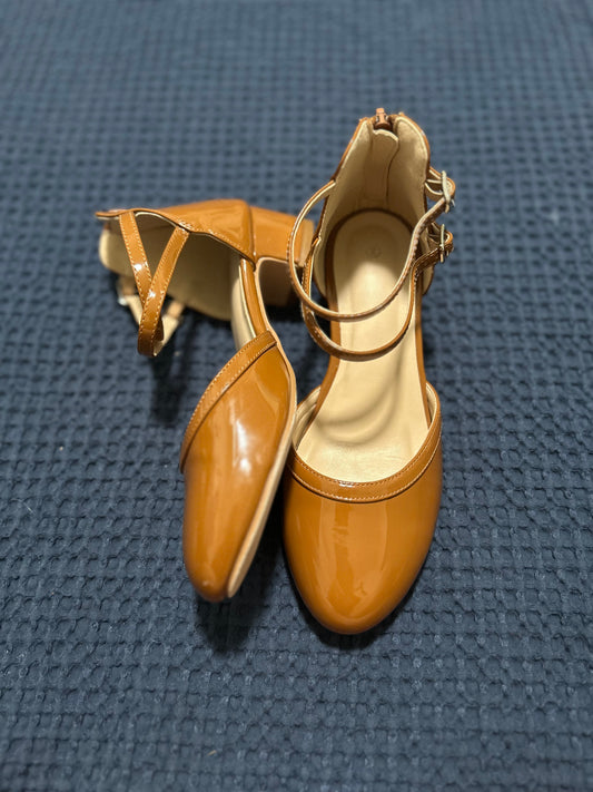 Dress shoes, size 2