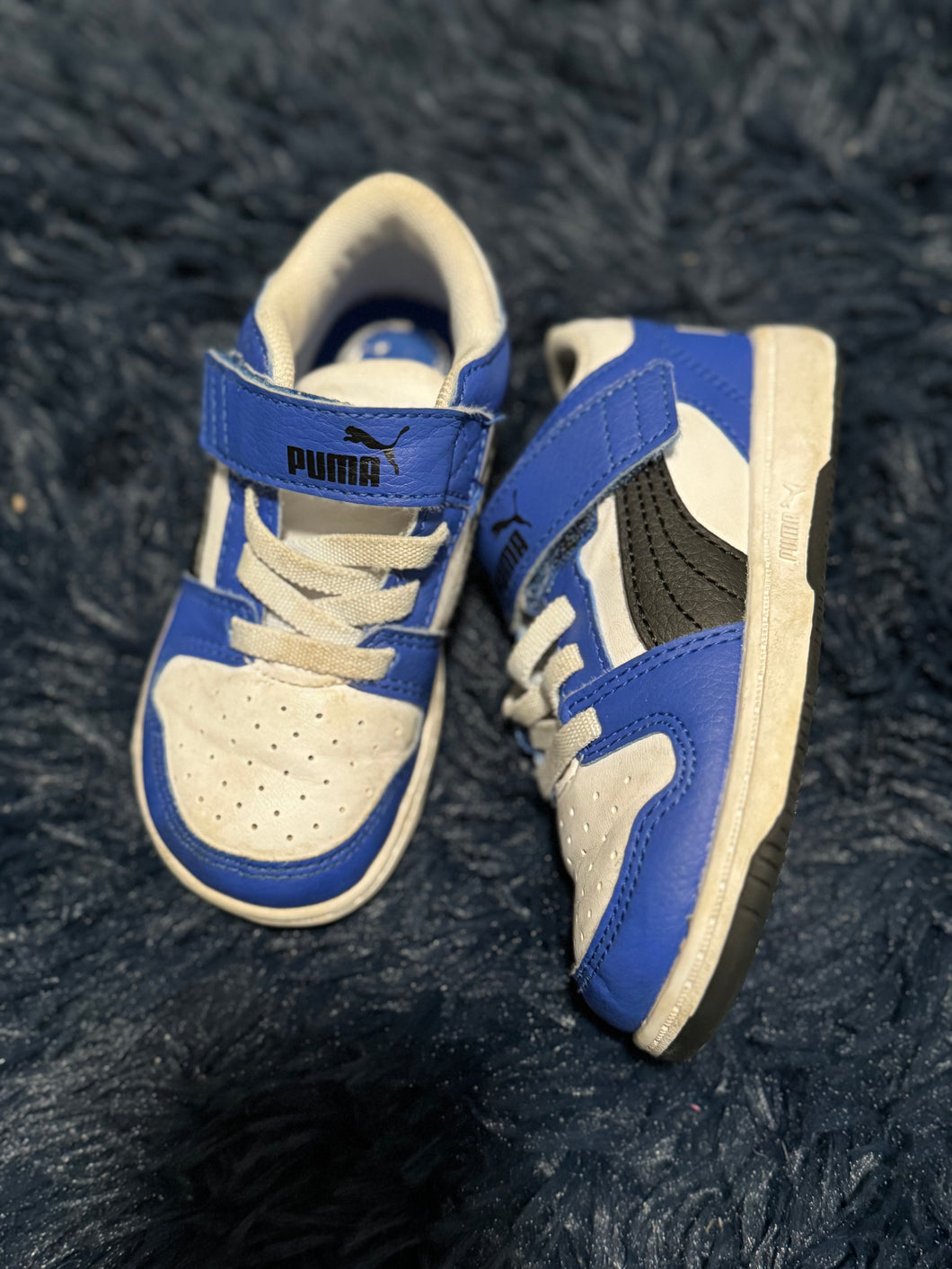 Pumas, size 8