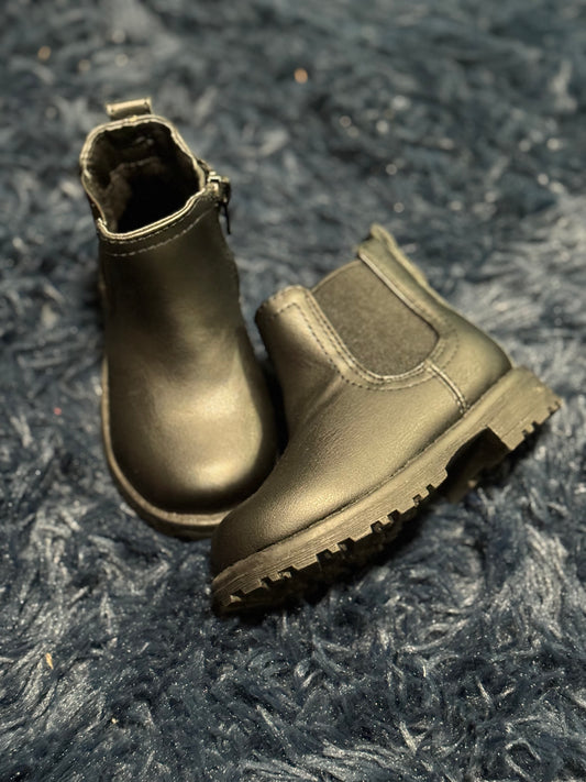 Boots, size 5