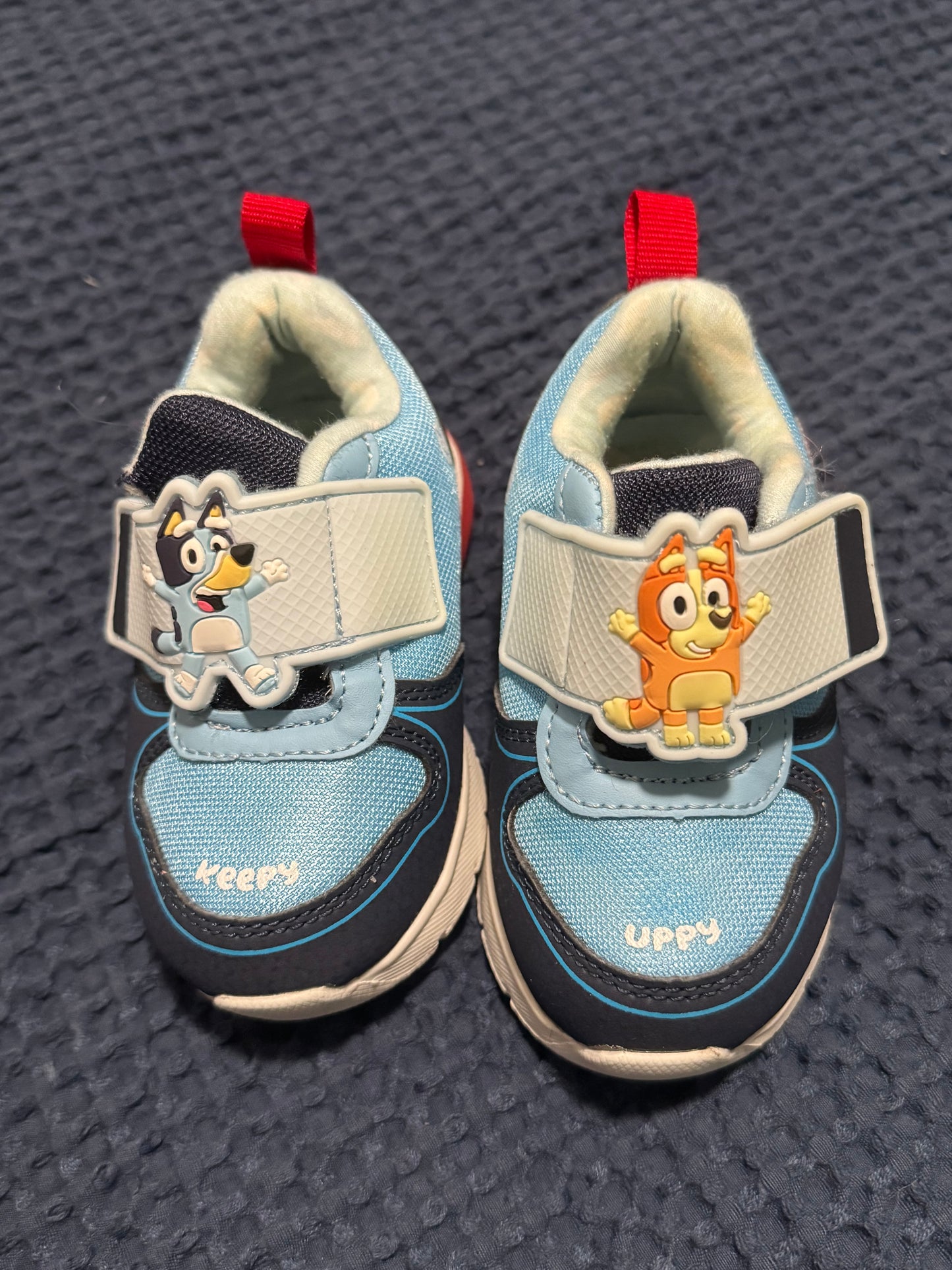 Sneakers, size 6