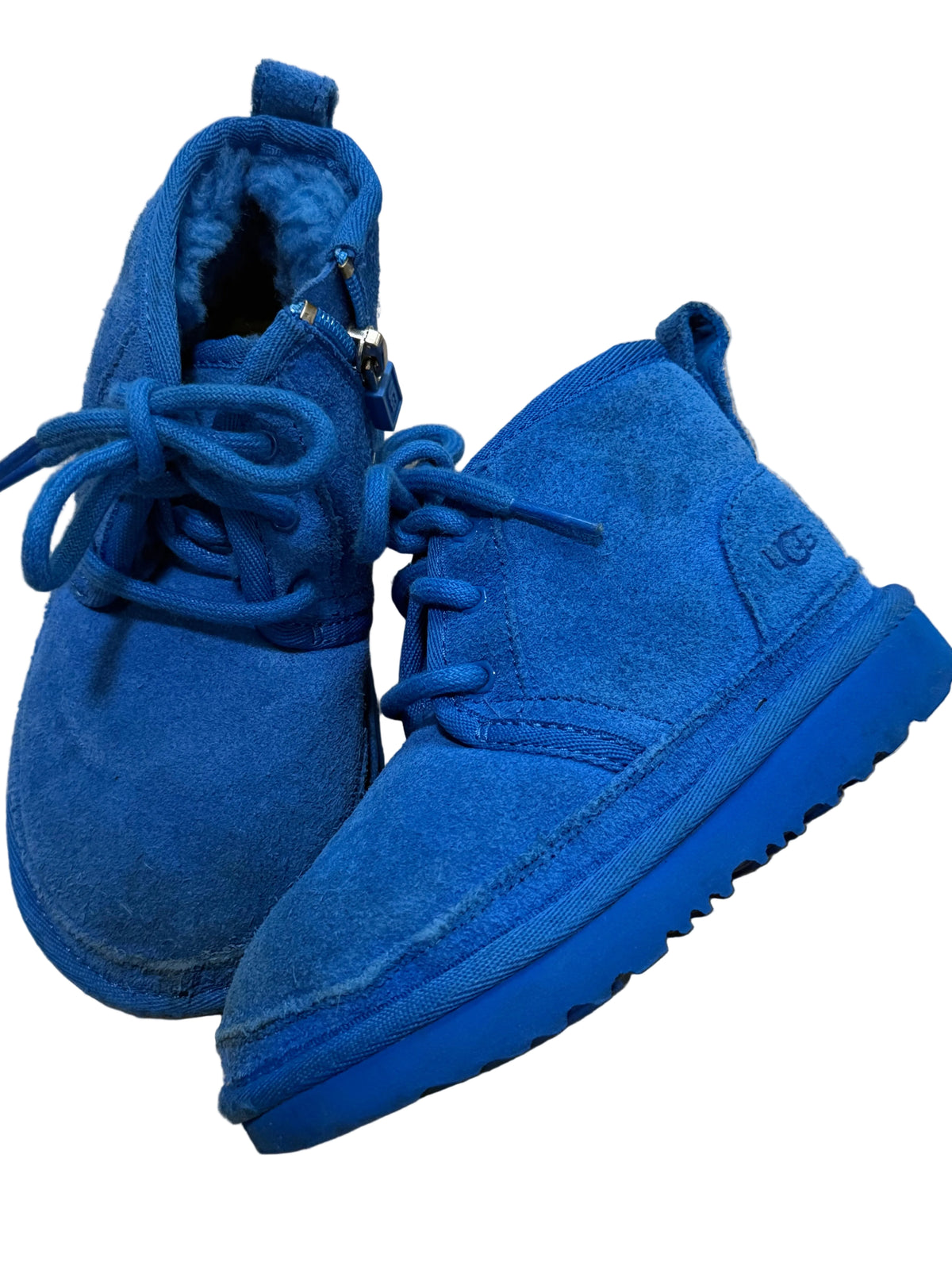 Ugg, 9C