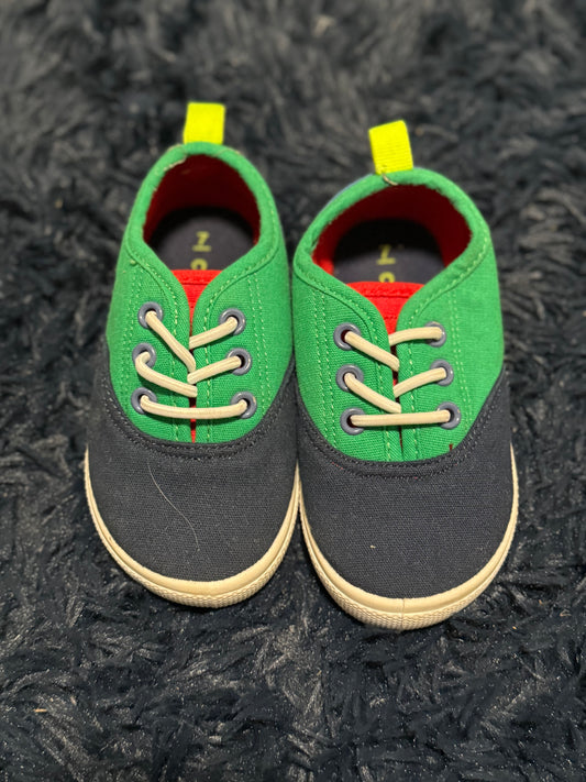 Sneakers, size 7