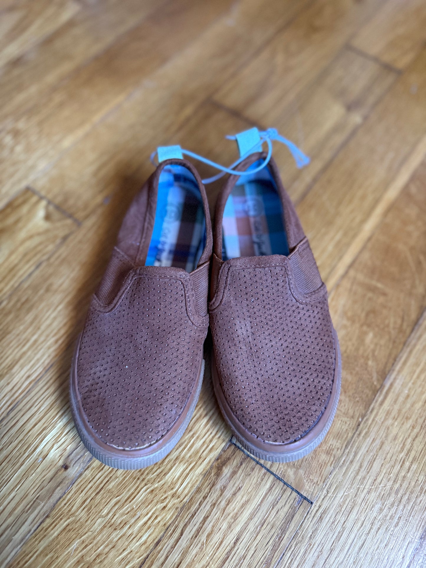 Slip ons, size 19