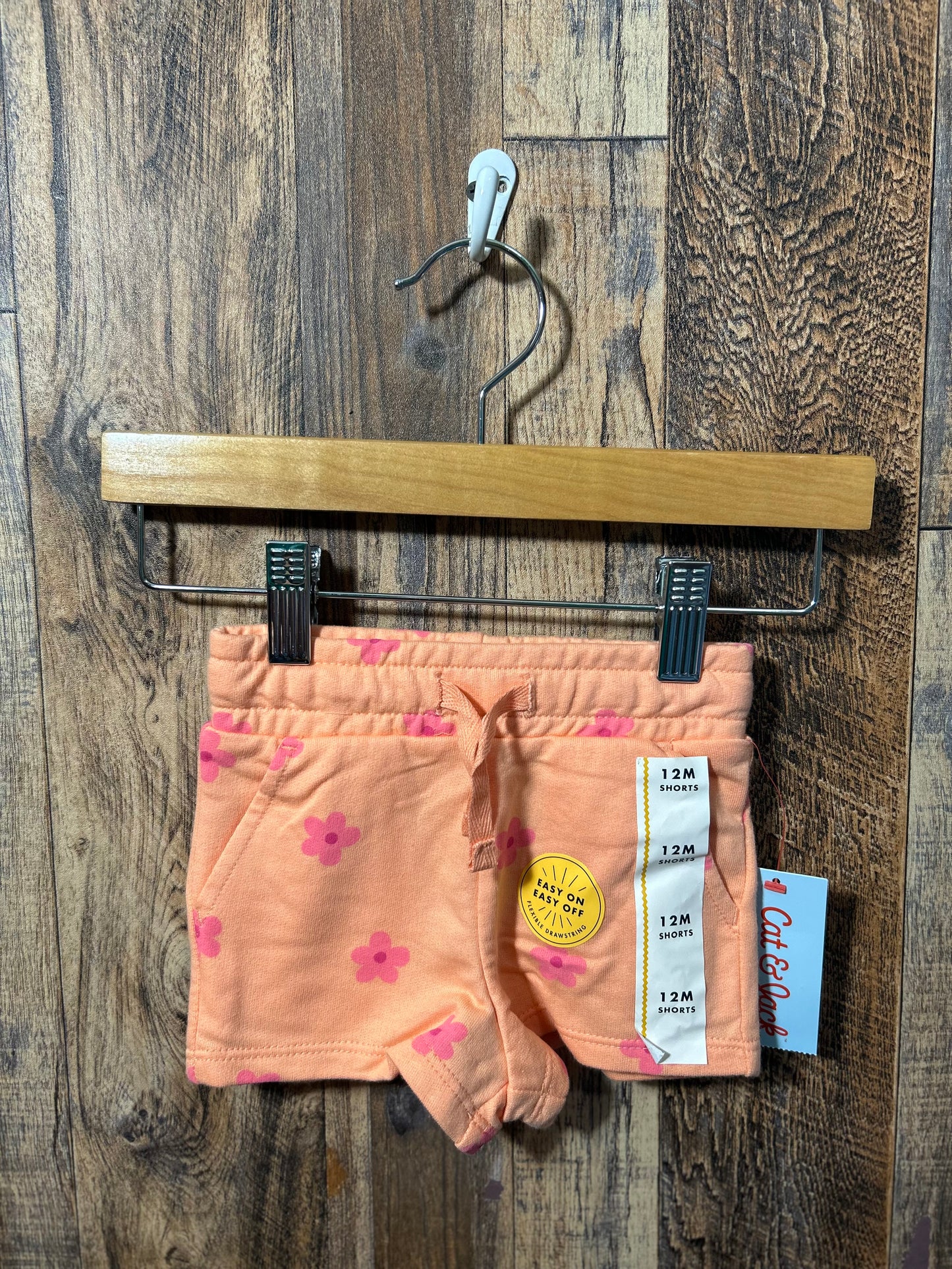 Shorts NWT, size 12m