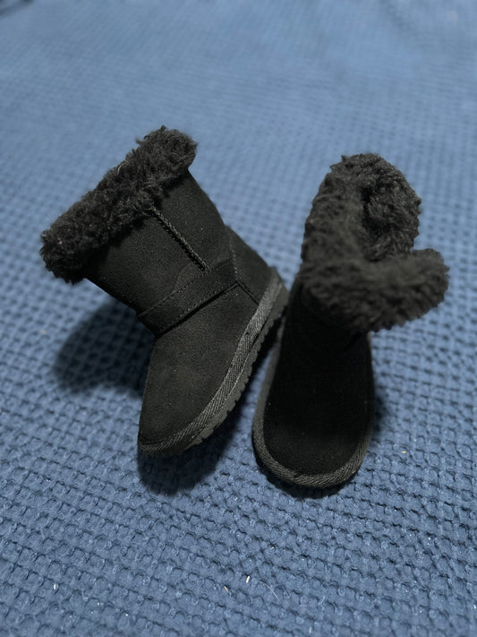 Snow boots, size 5