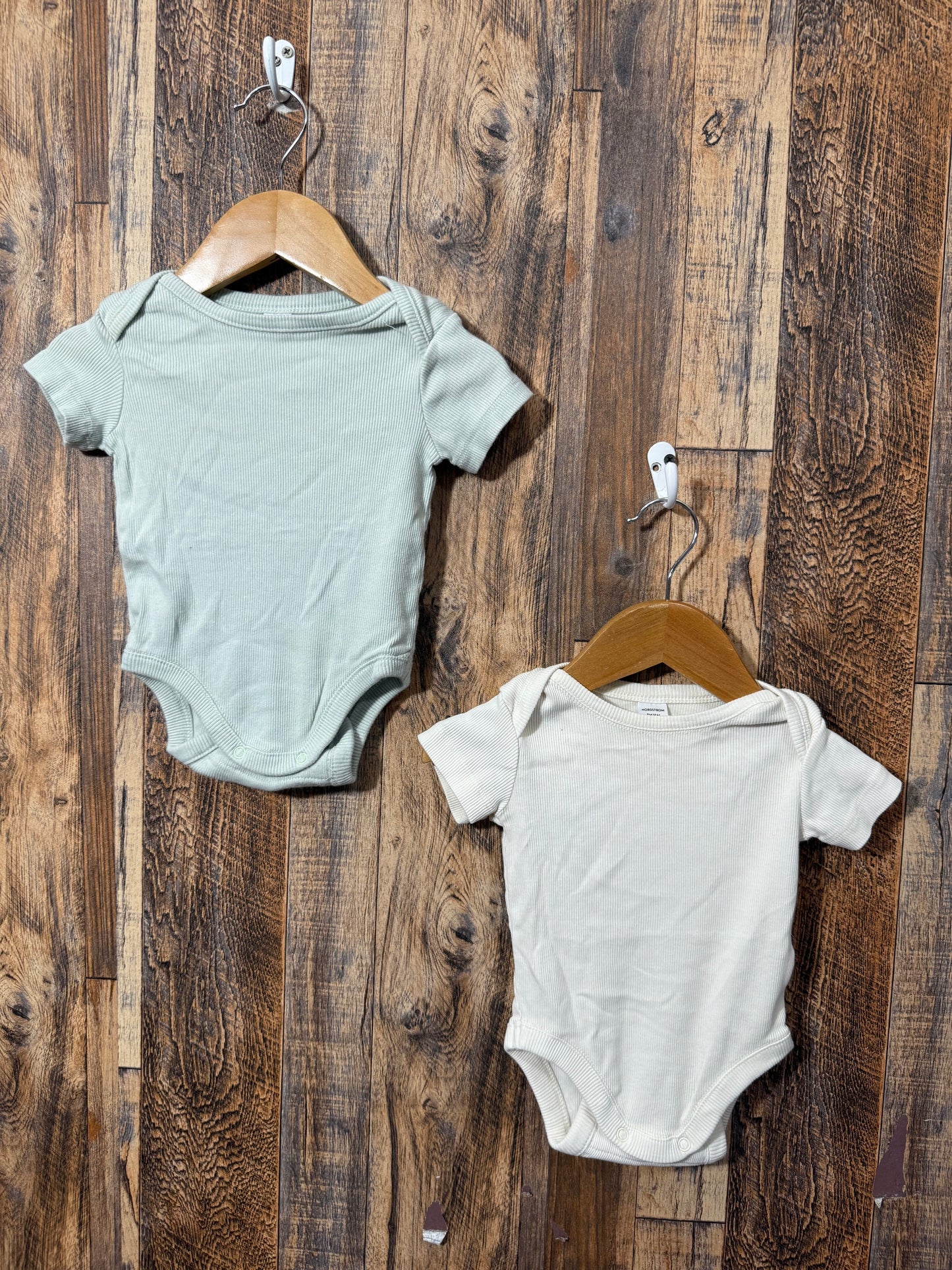 2pc onesie set, size 3-6m