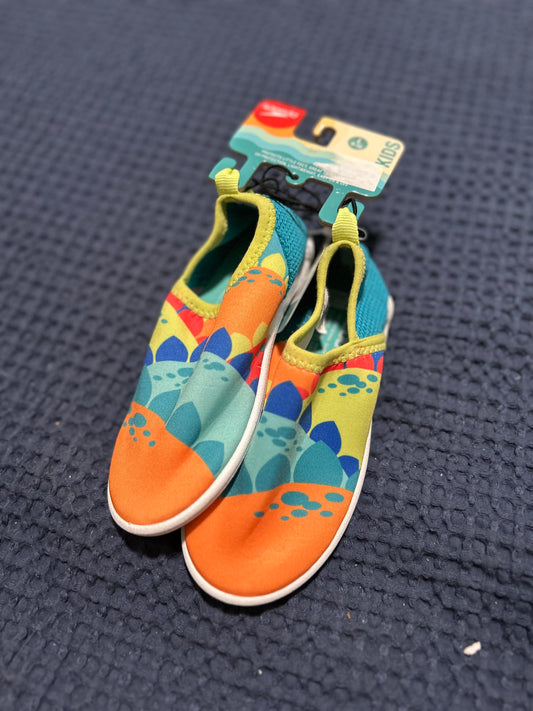 Water shoes NWT, size 9-10