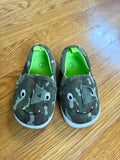 Slip ons, size 3