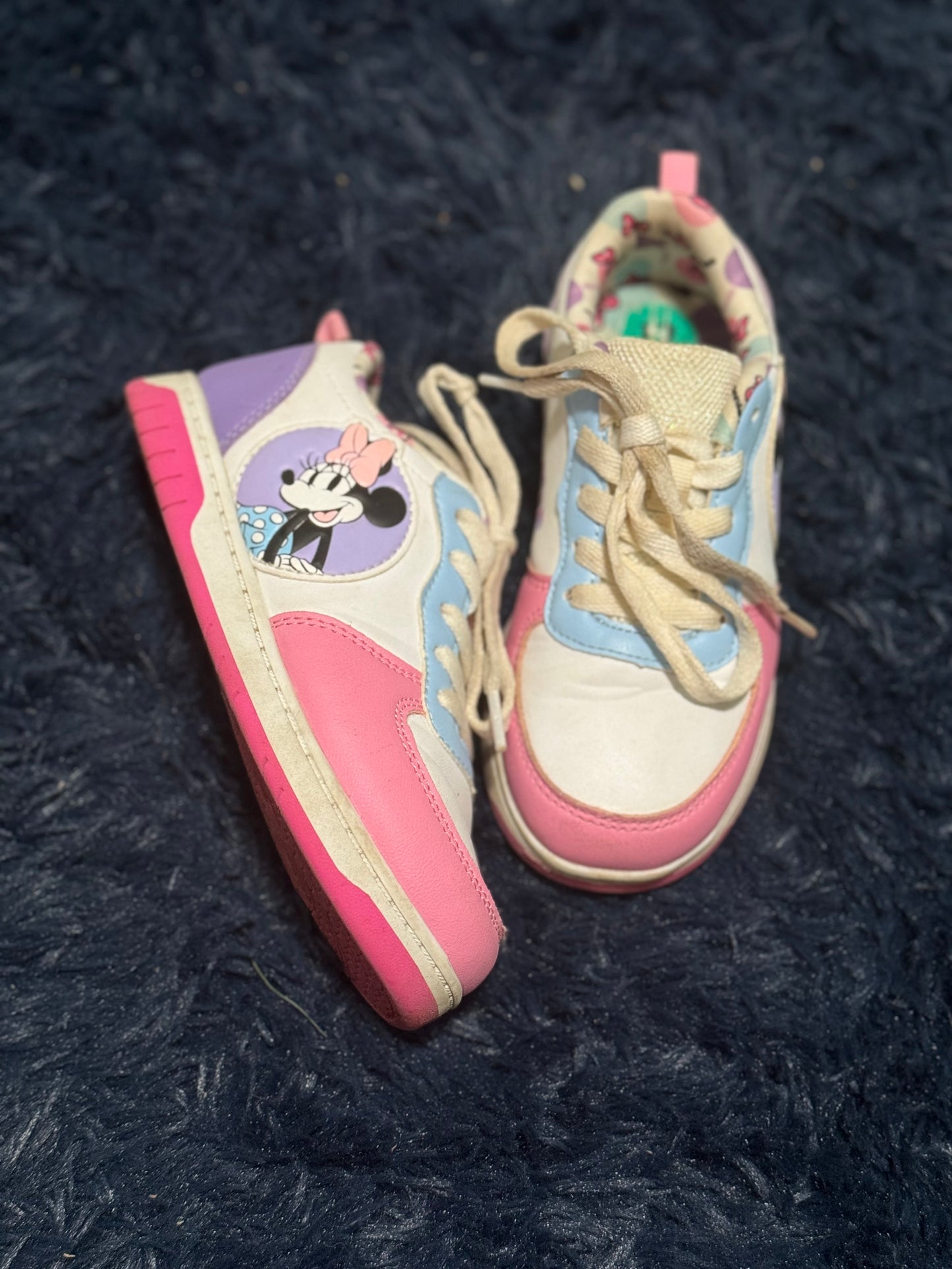 Sneakers, size 12