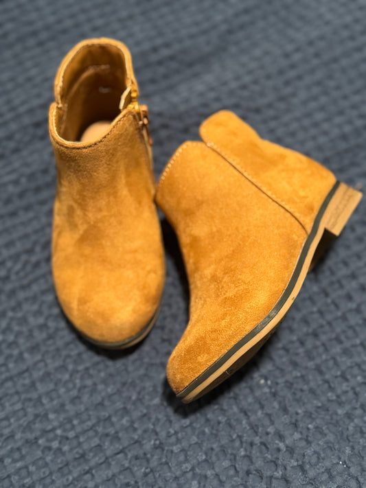 Boots, size 7