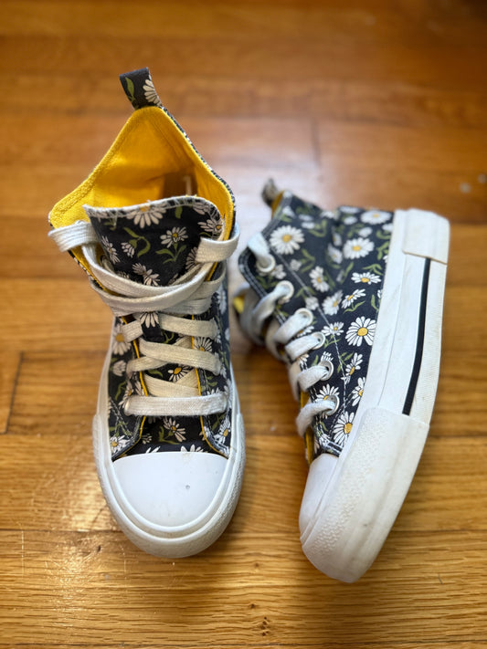 Sneakers, size 2