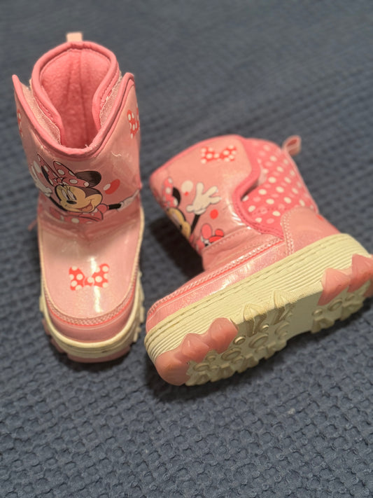 Snow boots, size 7
