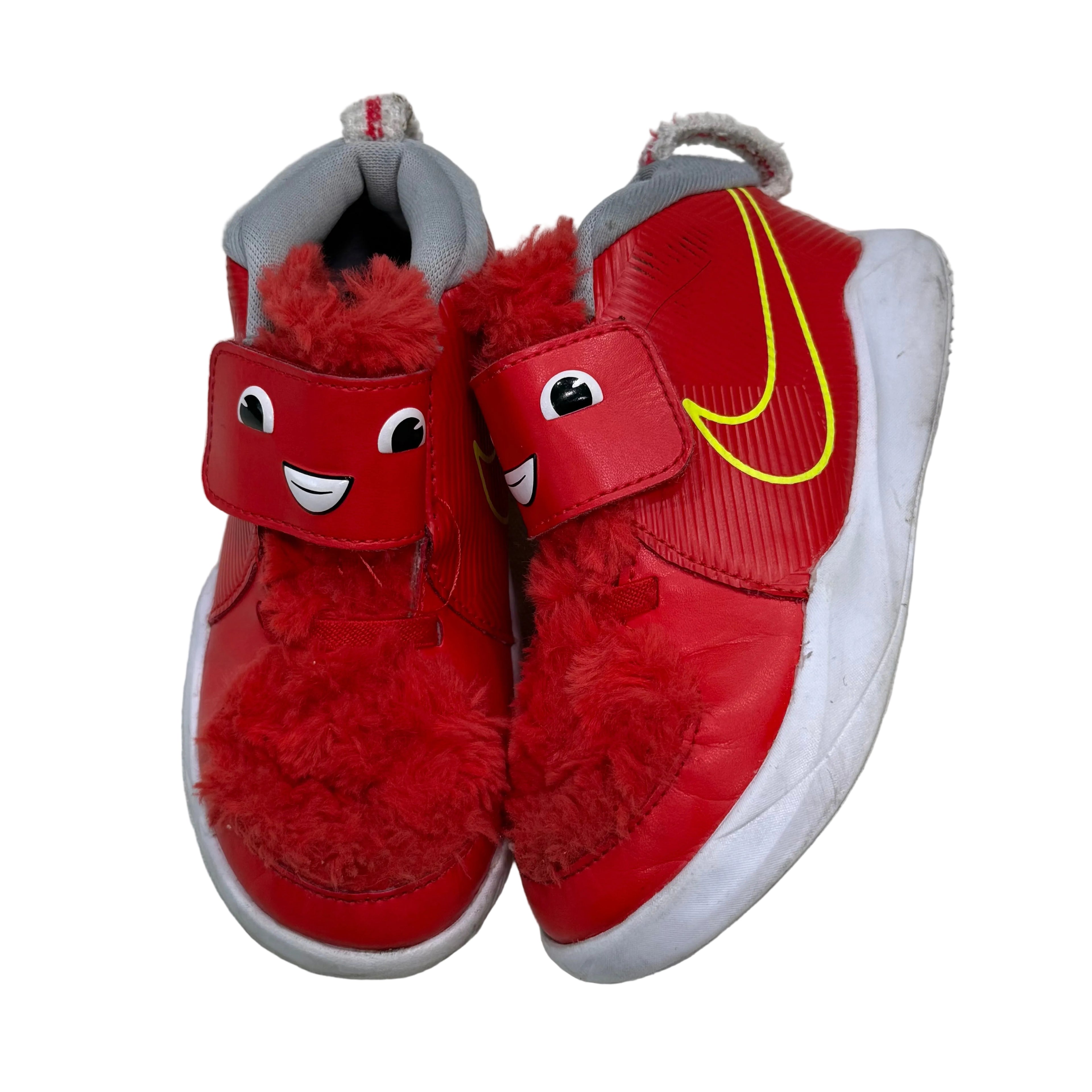 Nike, 9C
