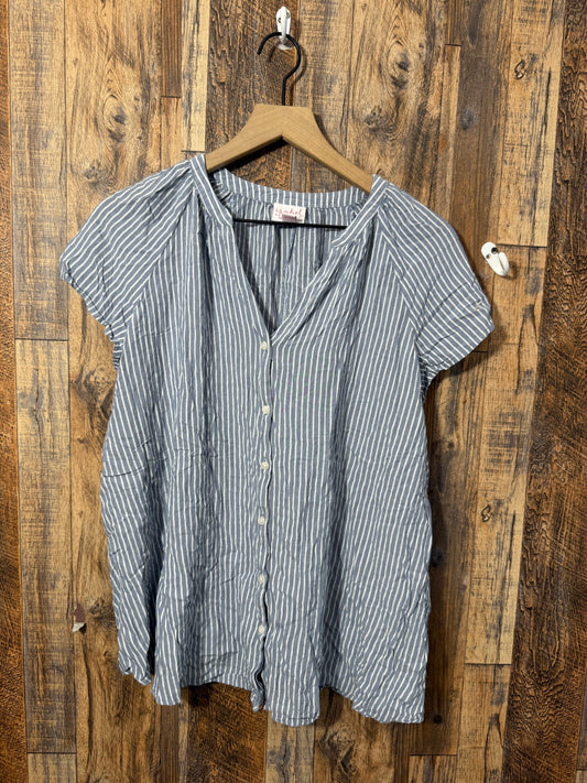 Button up top, size M