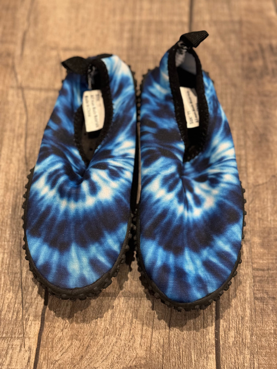 Water shoes, size 11