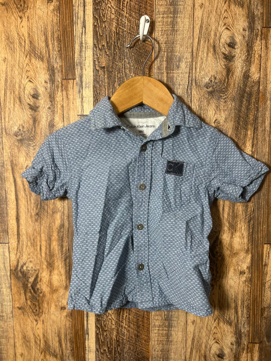 Button up, size 18m