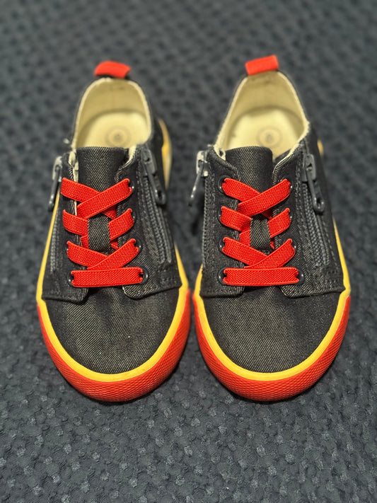 Sneakers, size 8