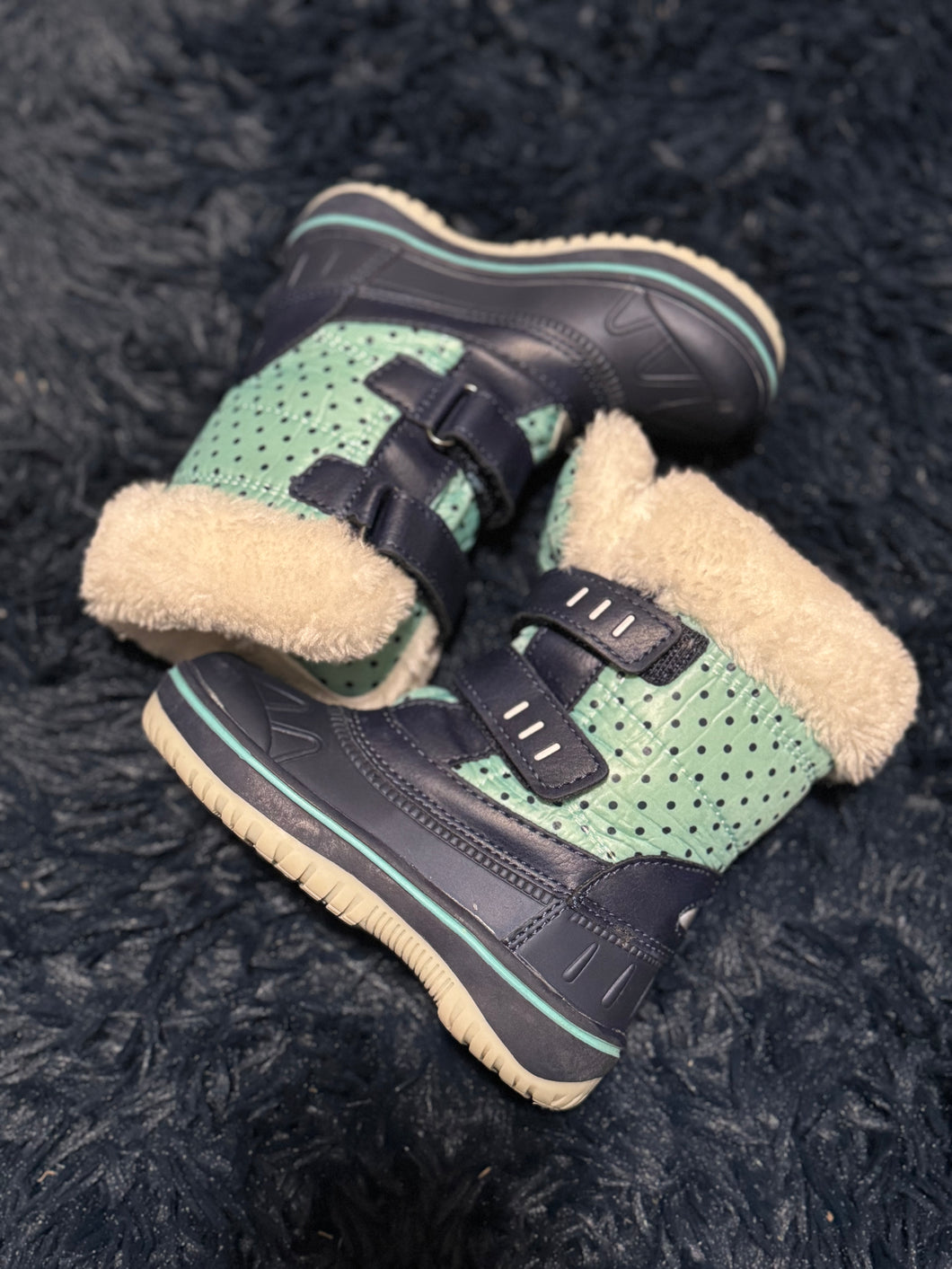 Snow boots, size 6.5