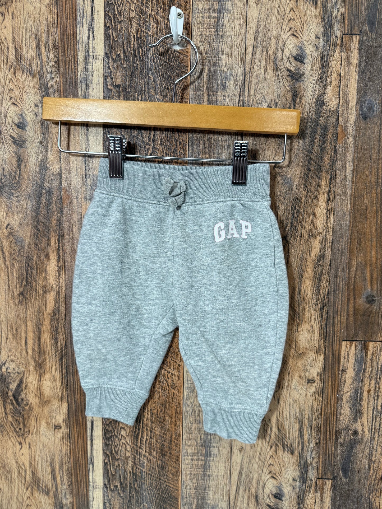 Sweatpants, size 6-12m