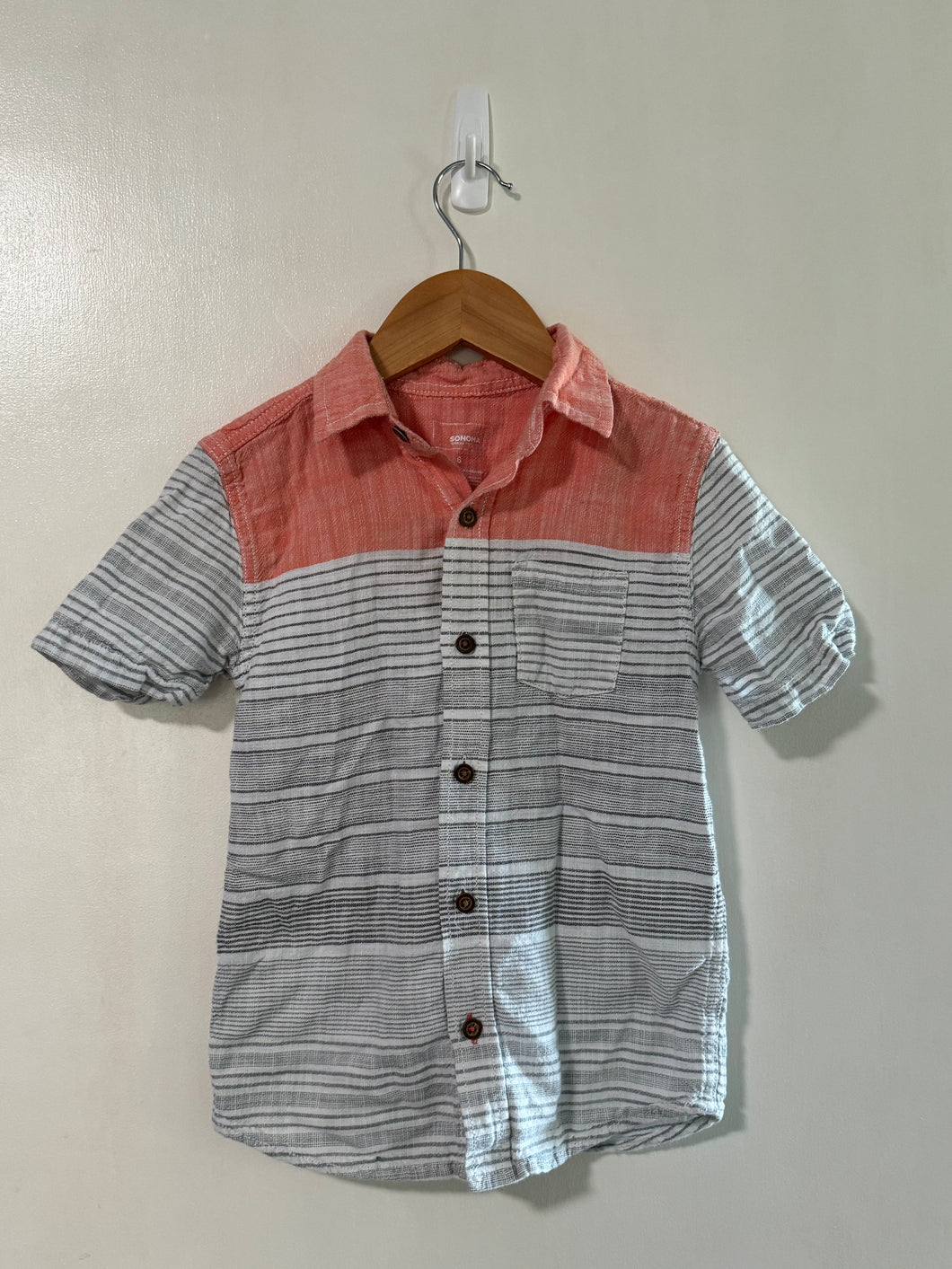 Button up shirt, size 6