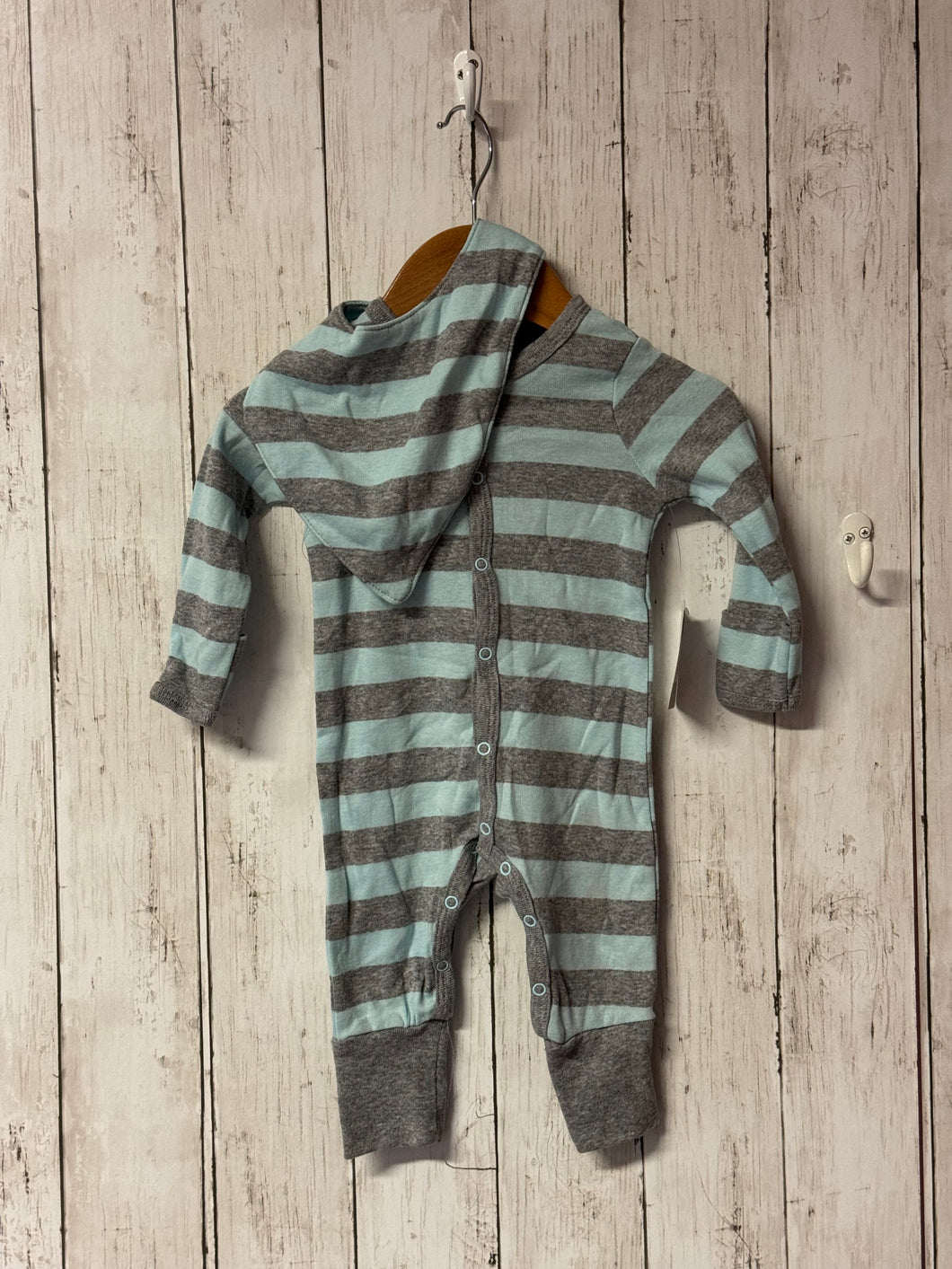 Romper w/ bib NWT, size 3m