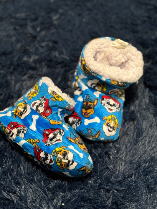 Slippers, size 5