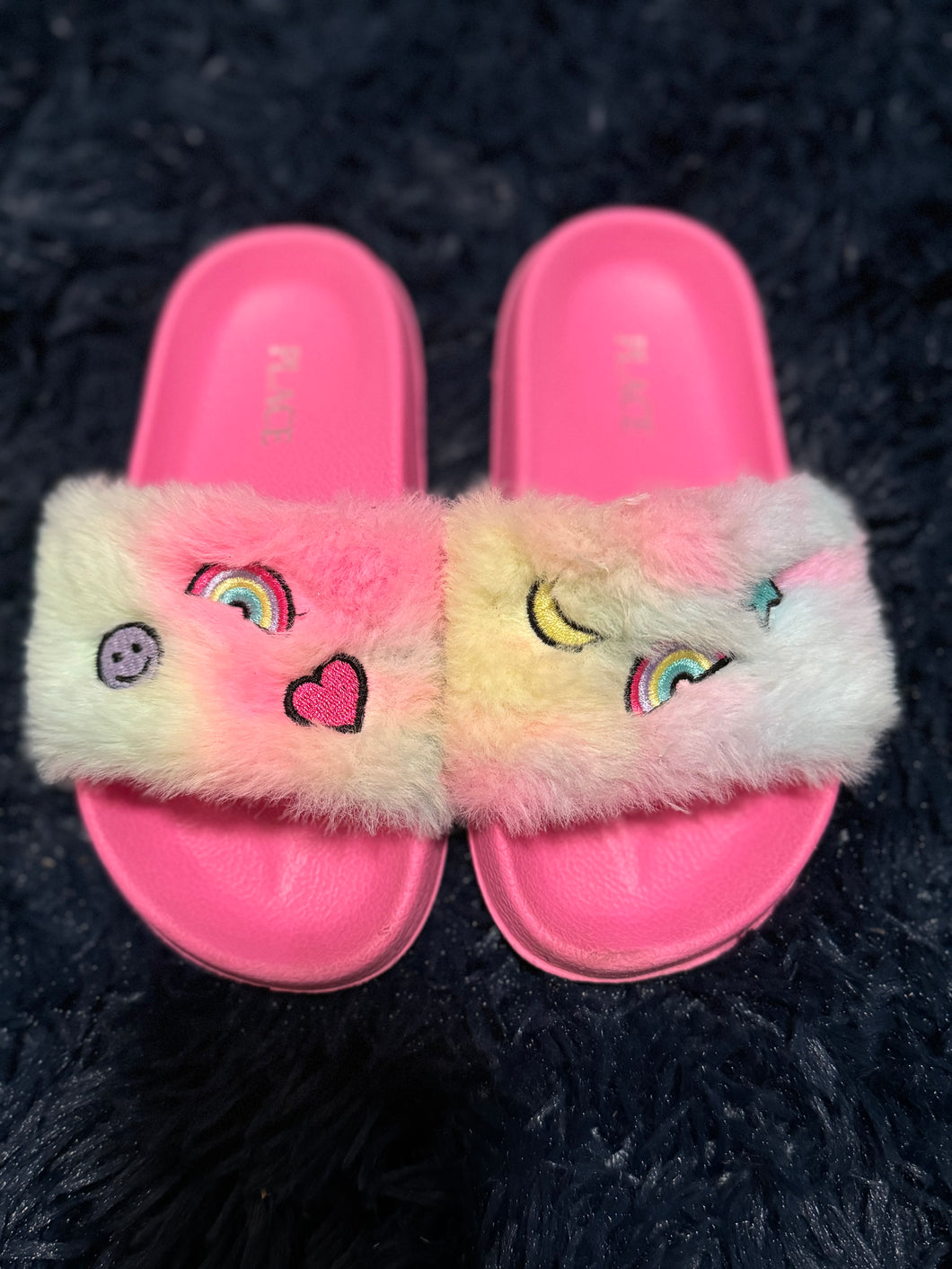 Fuzzy slides, size 9