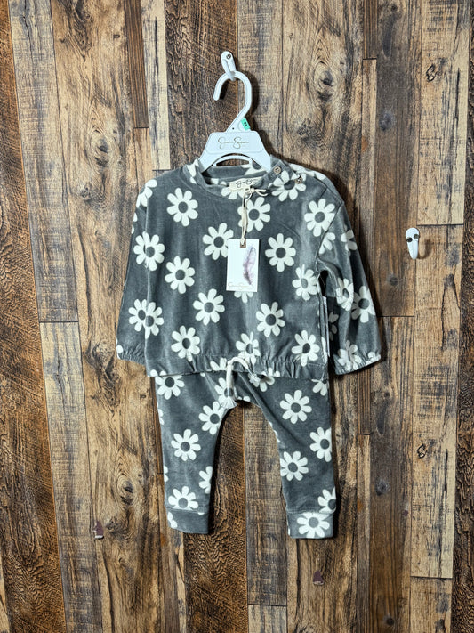 2pc set NWT, size 18m
