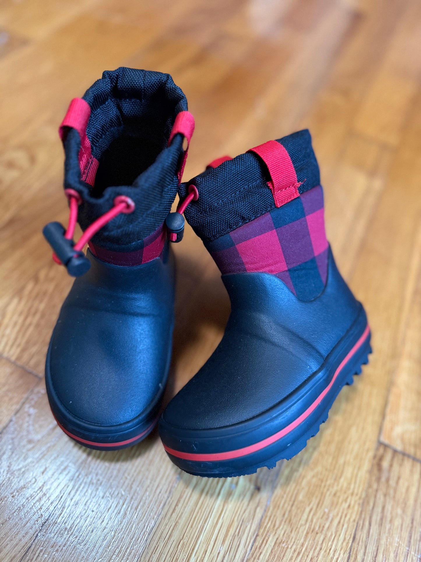 Snow/rain boots, size 6