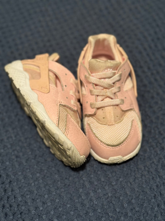 Huraches, size 8