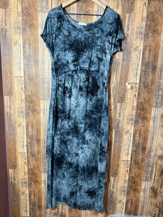 Rayon nursing dress w/ pockets, size M