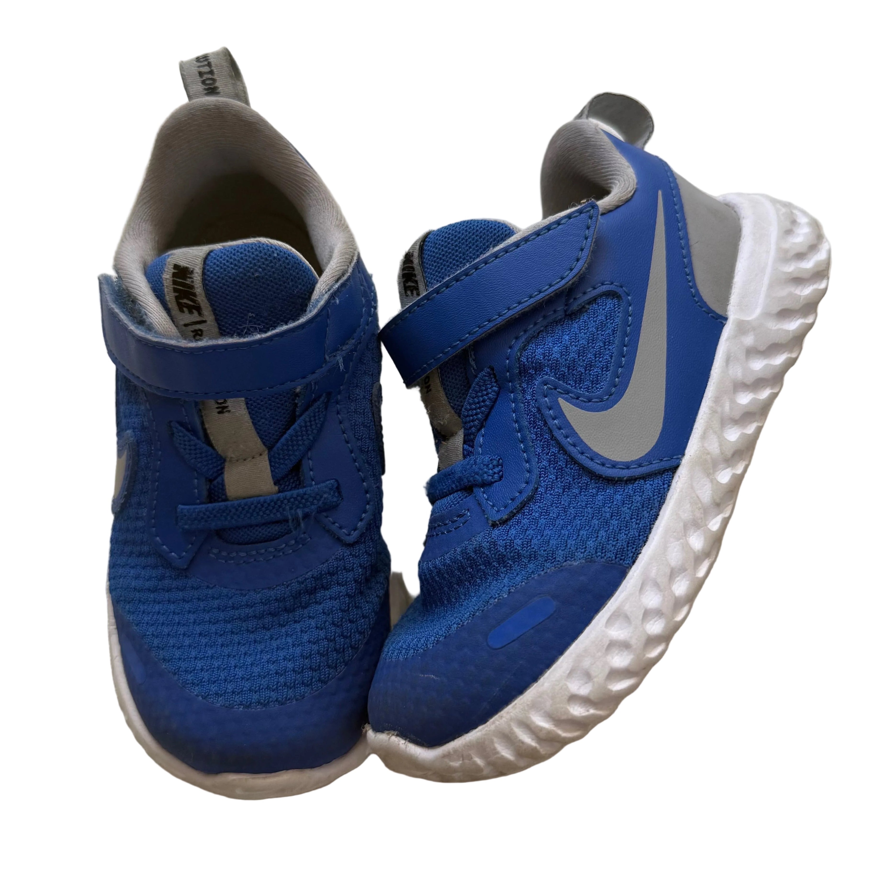 Nike, 8C