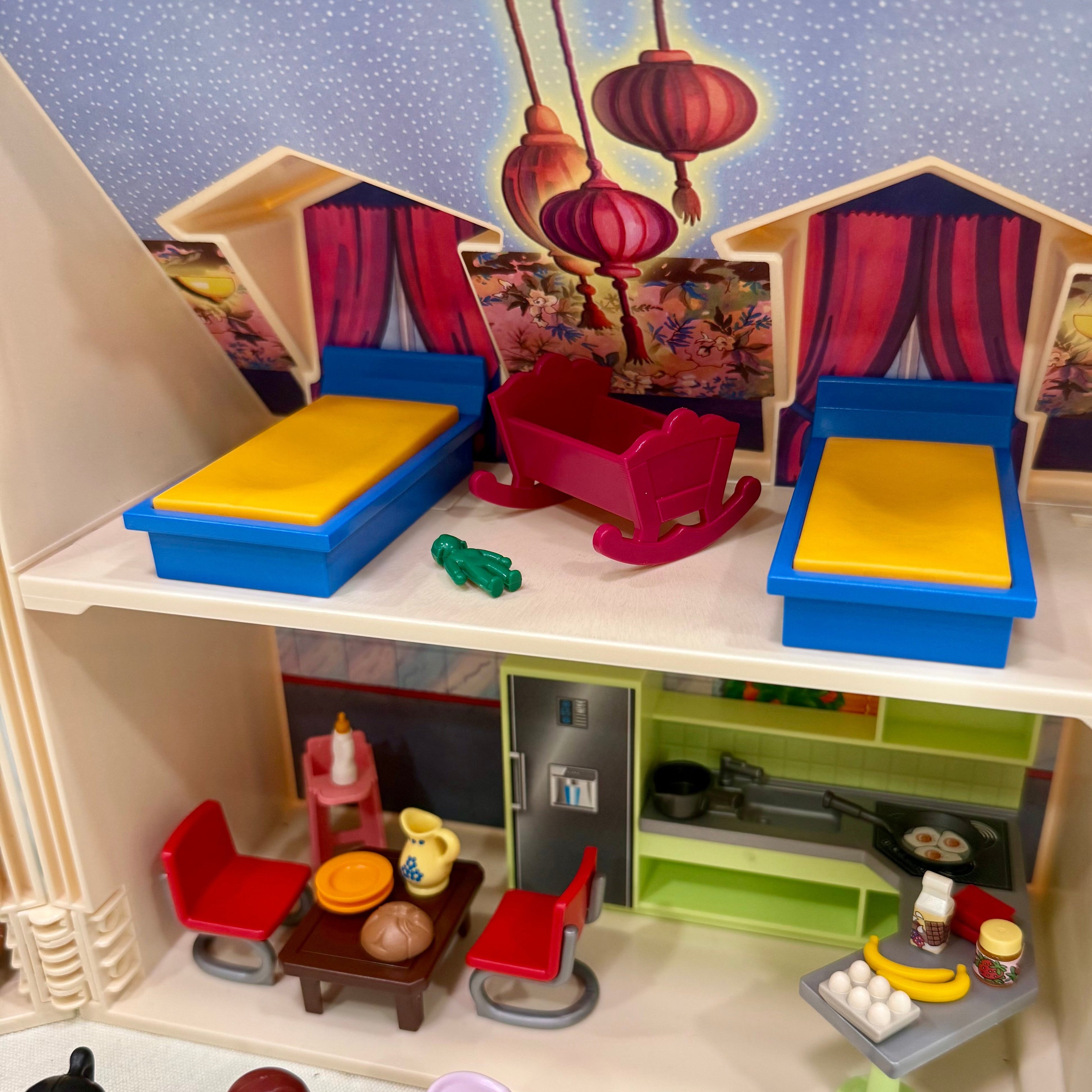 Vintage Play Mobil Toy 2005